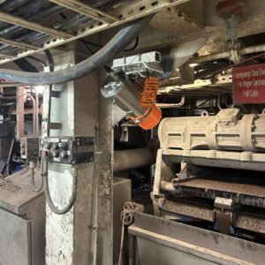 Vibration-isolation camera mount on an offshore drilling rig